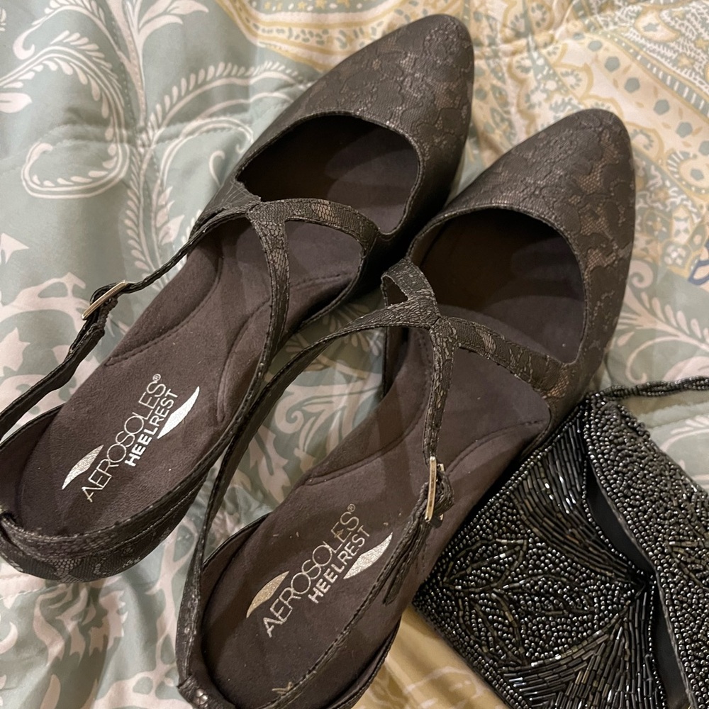 Aerosoles Heelrest shoes, lacy pattern with clutch purse thrown in